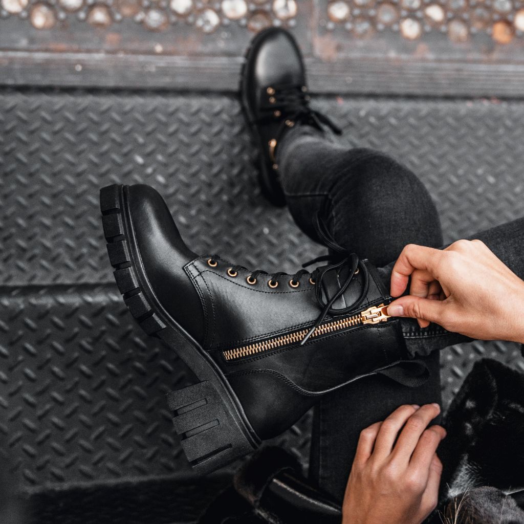 Coda | Black & Gold