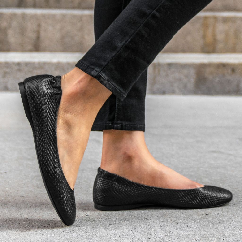 Scrunch | Black Embossed