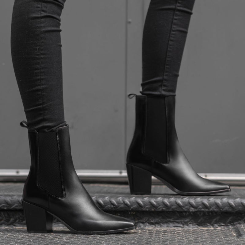 [S] Soho | Black