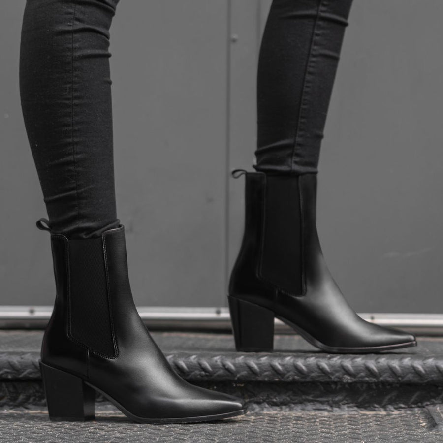 [S] Soho | Black