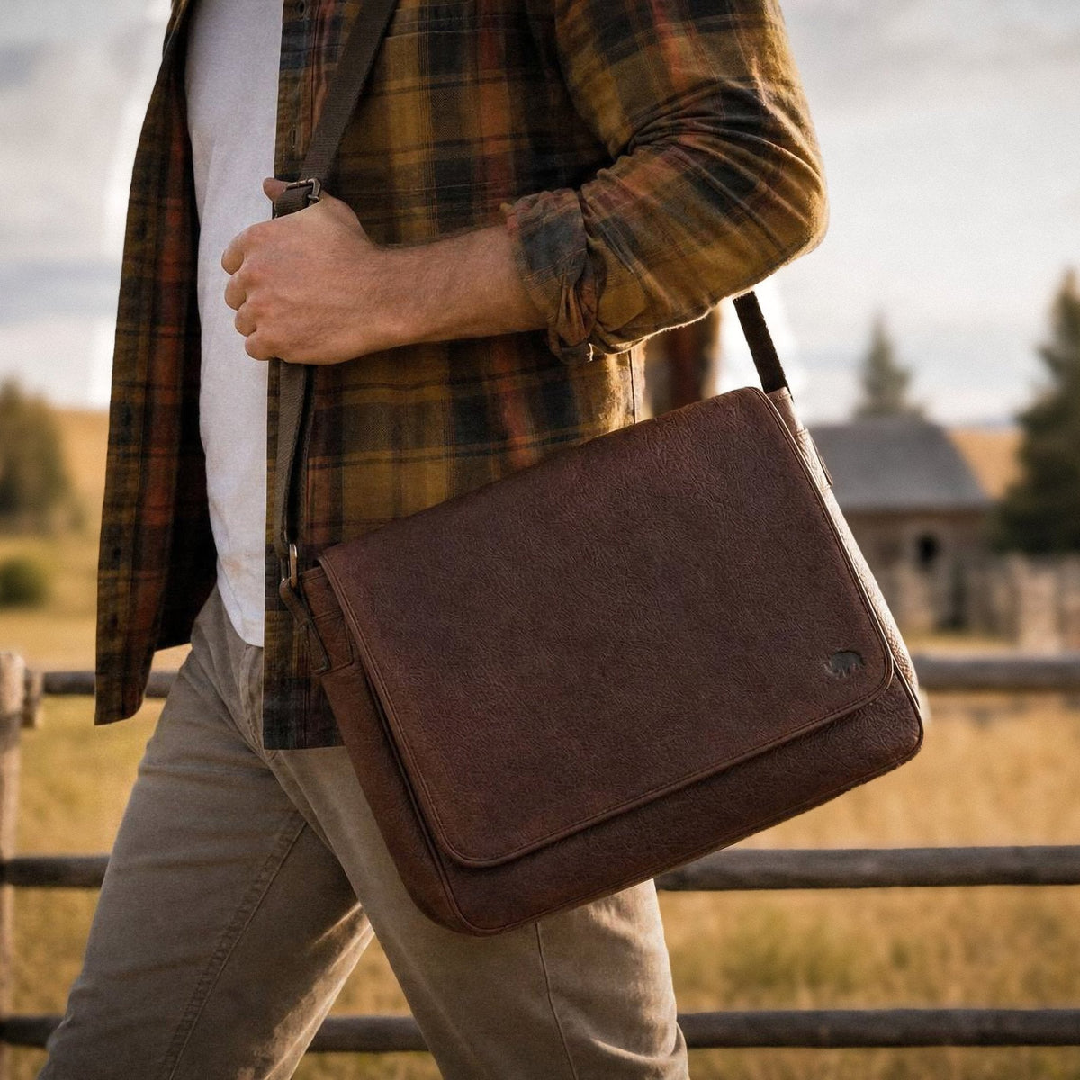 Limited Edition Roosevelt Buffalo Leather Messenger Bag | Buffalo Grain