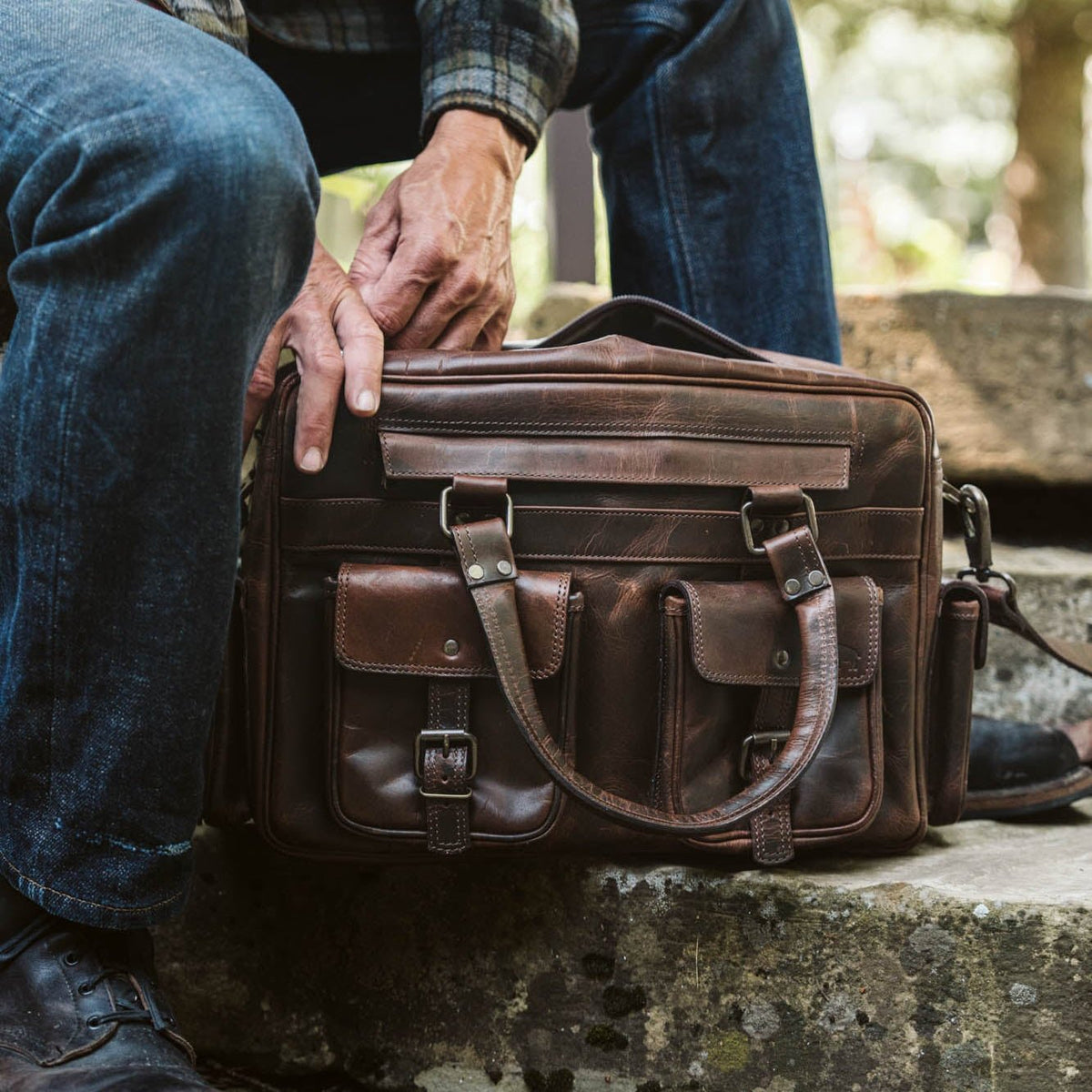Roosevelt Buffalo Leather Pilot Bag | Dark Oak