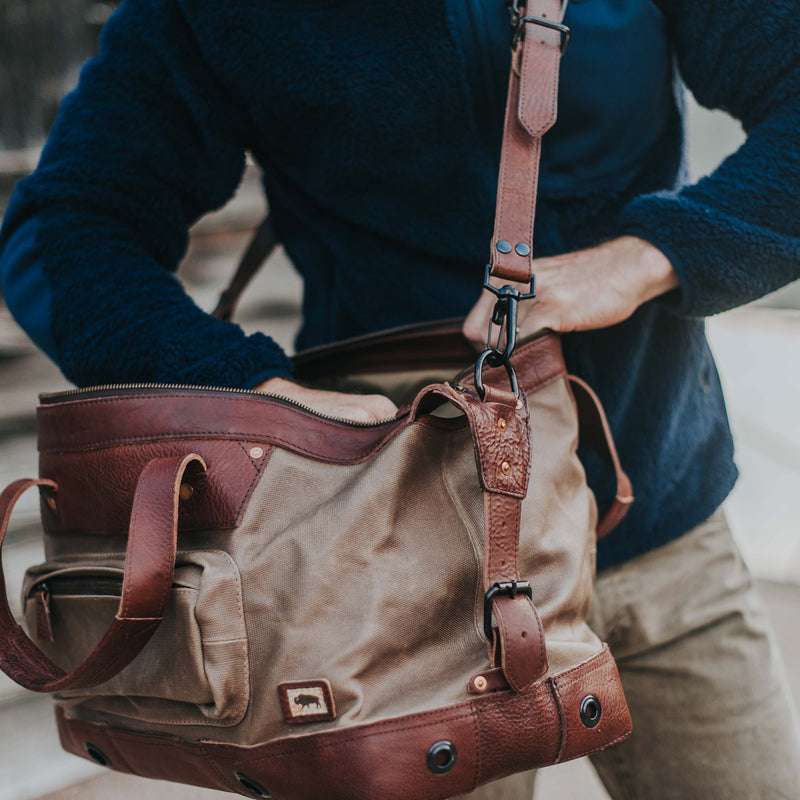 Dakota Waxed Canvas Weekend Bag | Field Khaki w/ Chestnut Brown Leather  |  Duffle Bag